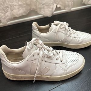 Veja V10 lace up sneakers